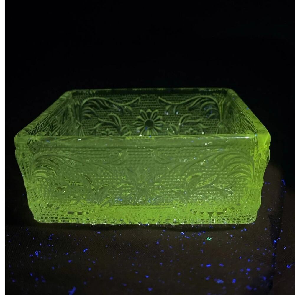 Vintage Sandwich Pattern Pressed Glass Covered Dish Uranium Glass Glows UV